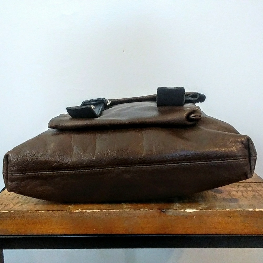 Tano Leather Crossbody Bag - Picture 4 of 7